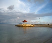 vid- sanura-istland-Bali.jpg
