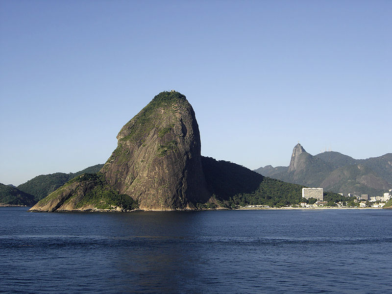 800px-Rio_Sugarloaf_and_Corcovado_from_sea_2.jpg